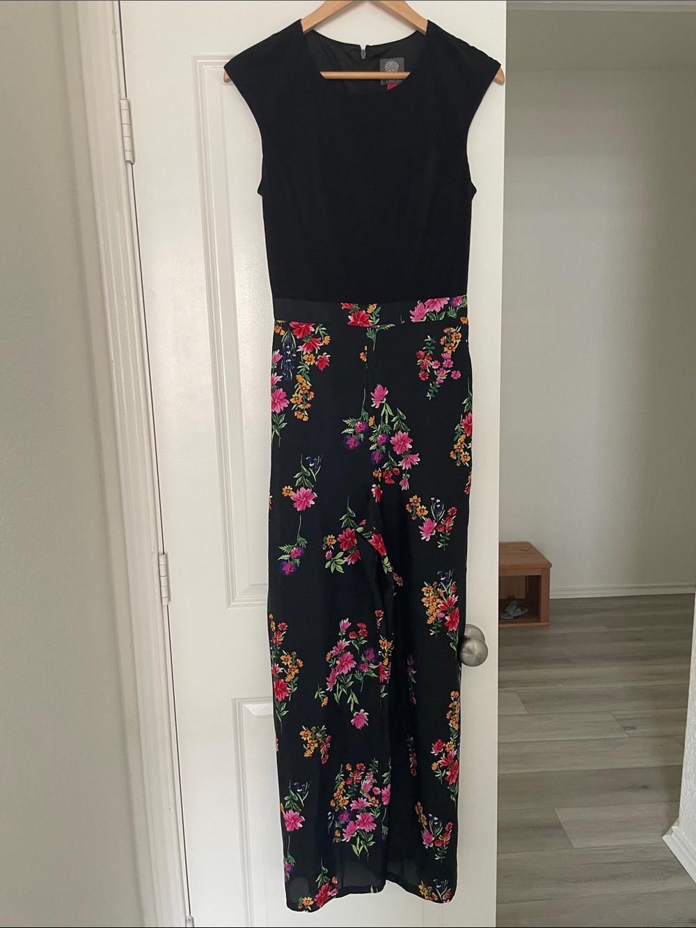 Vince Camuto Black Floral Wide-Leg Jumpsuit size 8